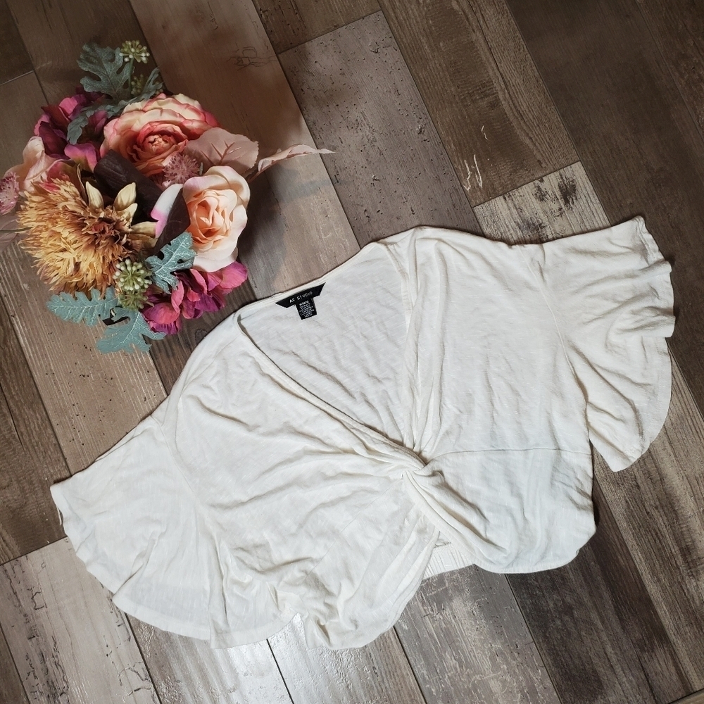 AE Studio White Women's Lightweight Flutter Sleeve V-Neck Crop Top Size Medium - Picture 13 of 16